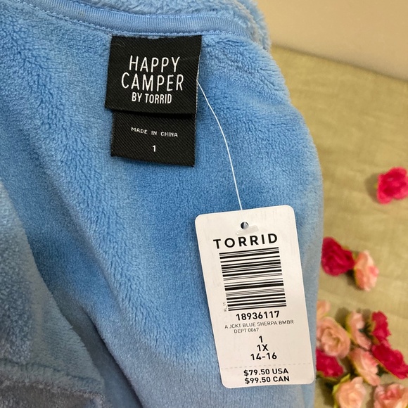 NWT Torrid Faux Fur Active Bomber Jacket, Size 1 (14-16) - Picture 12 of 15